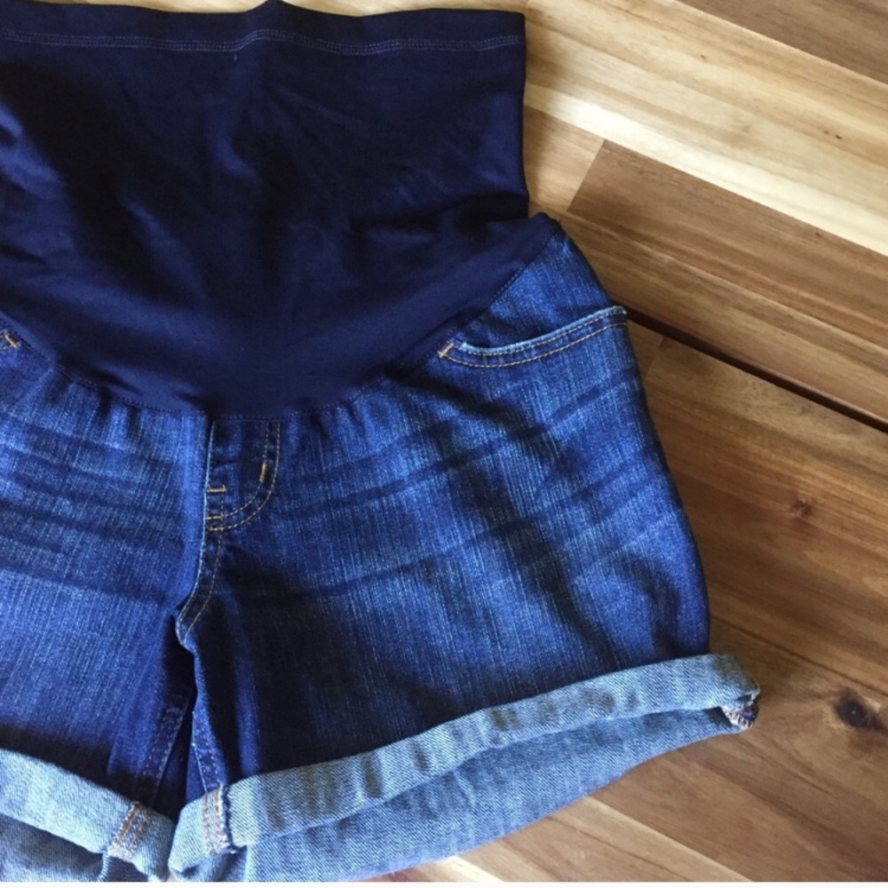 Maternity jean shorts liz Lange XS extra small